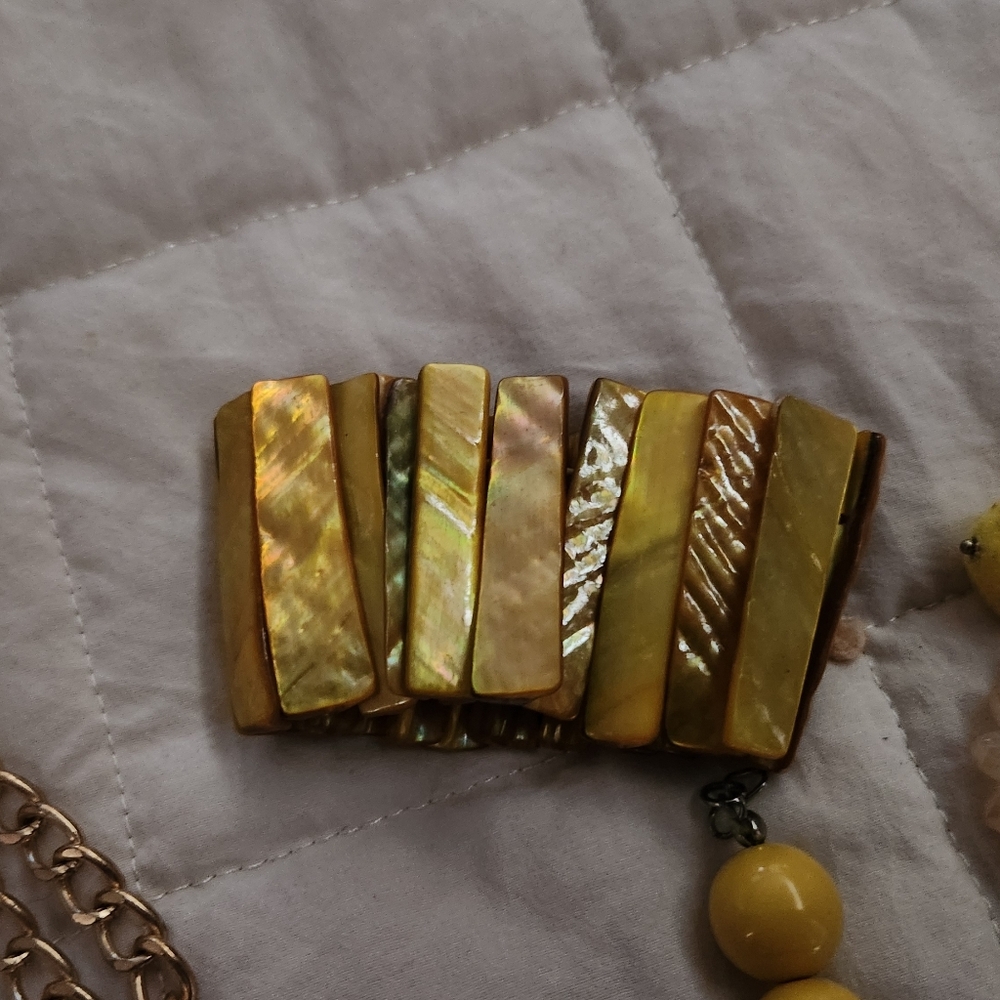 Costume Jewelry Lot - Picture 6 of 8